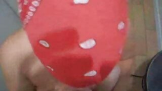 માલિશ ટિટ્સ