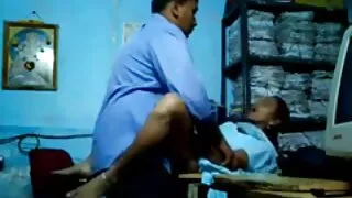 રસોડામાં અને બેડરૂમમાં વાહિયાત ફટકો સેક્સી બીપી
